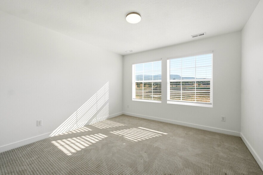 Building Photo - 2629 E Barnwood Ln