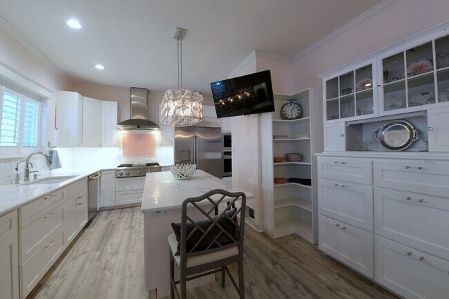 Building Photo - 354 Frieda Ave