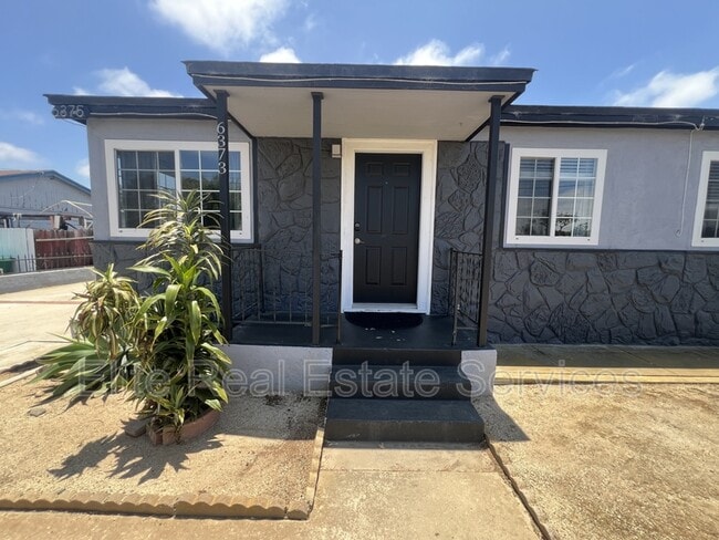 Building Photo - 6373 Osler St