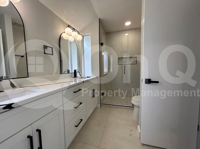 Building Photo - 608 High Meadow Dr