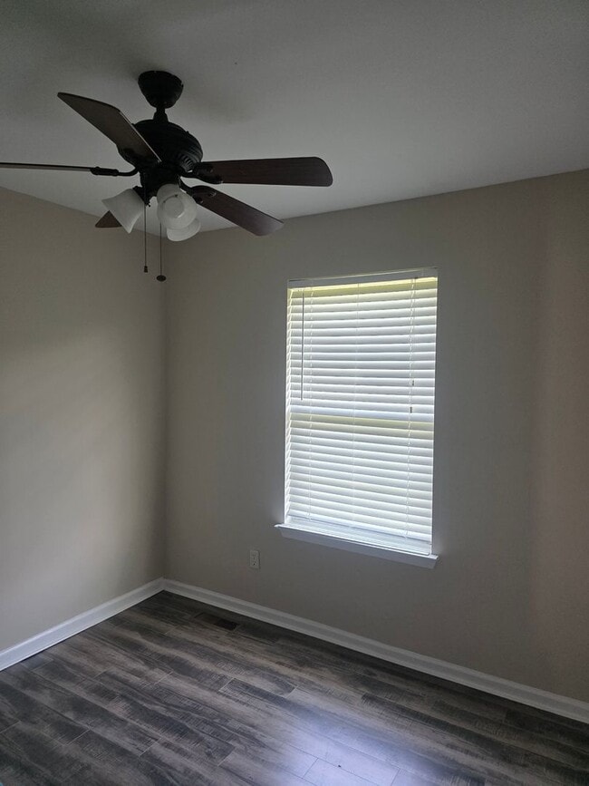 Building Photo - Blairville Court