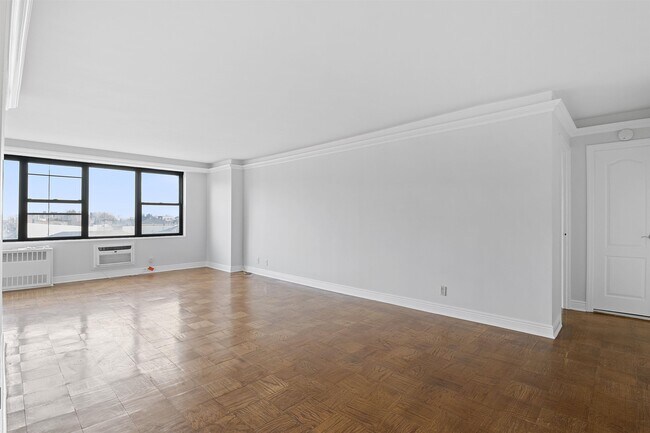 Building Photo - 500 Central Ave