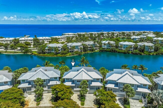 Building Photo - 777 Beach View Dr