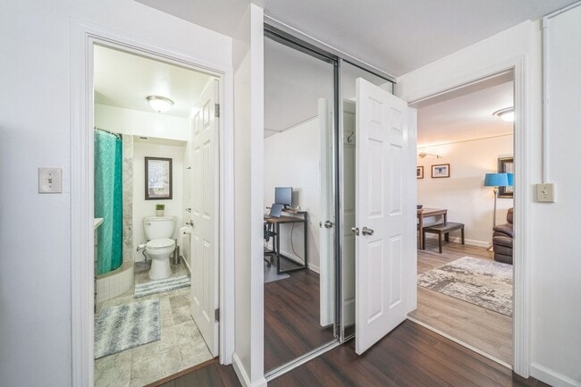 Building Photo - Charming central 3BR Condo in Honolulu
