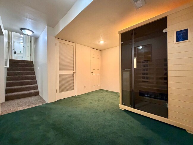 Building Photo - 717 E Hundley Hvn Cir