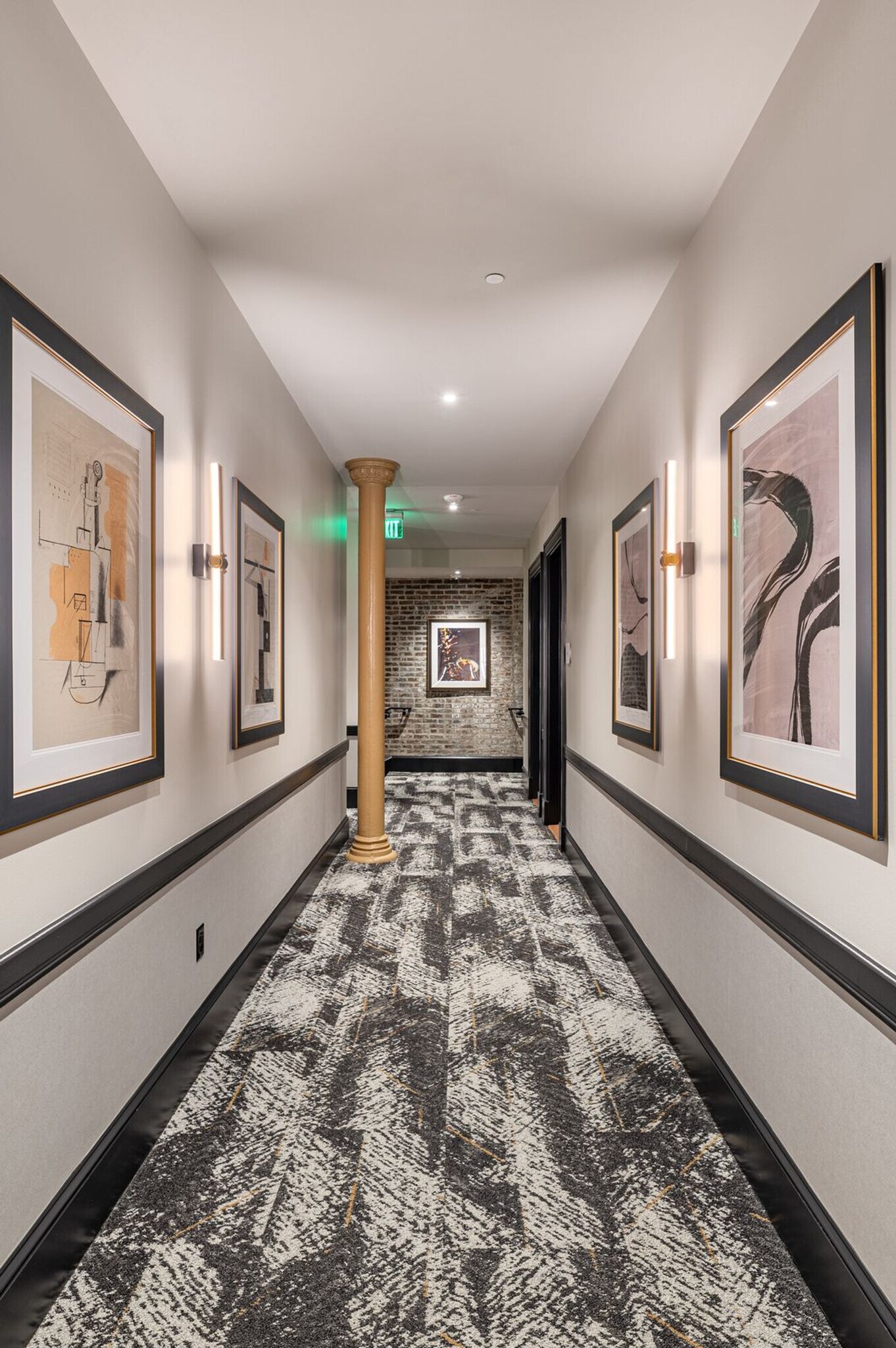 Building Photo - 1011 Canal St