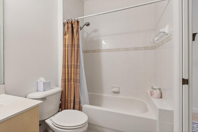 Building Photo - 7230 Via Luria