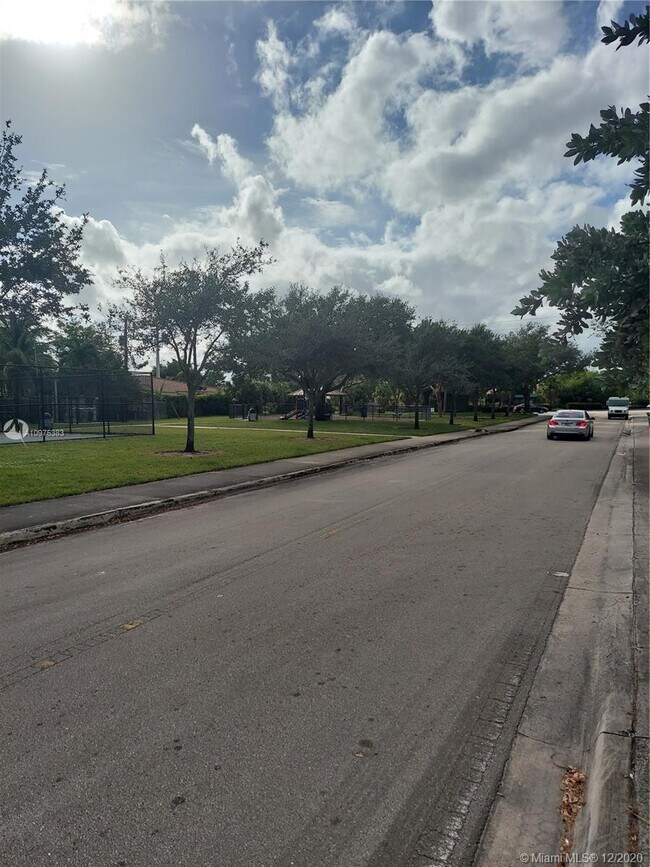 Building Photo - 7991 NW 44th Ct