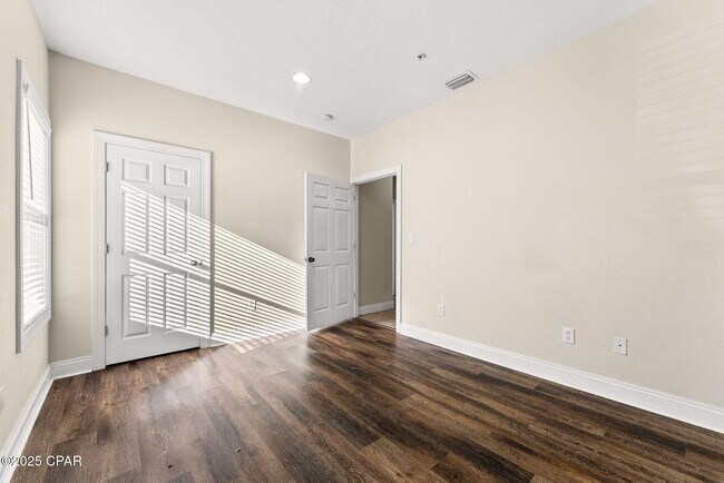 Building Photo - 212 Bonita Cir