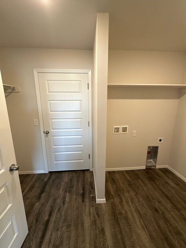 Building Photo - *NOW PRELEASING!* NEW Four Bedroom | Two Bath Home in Park Place