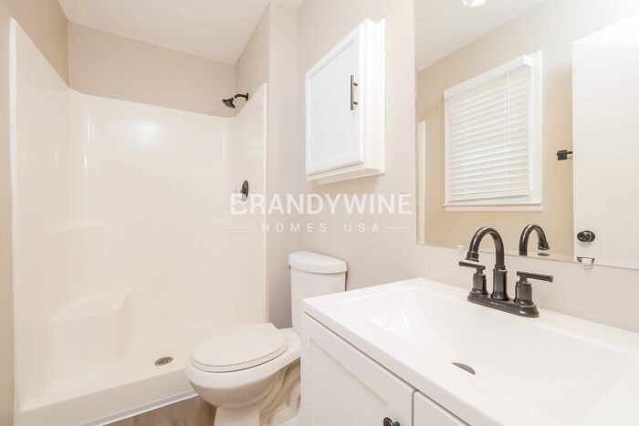 Building Photo - 941 NE Bristol Dr