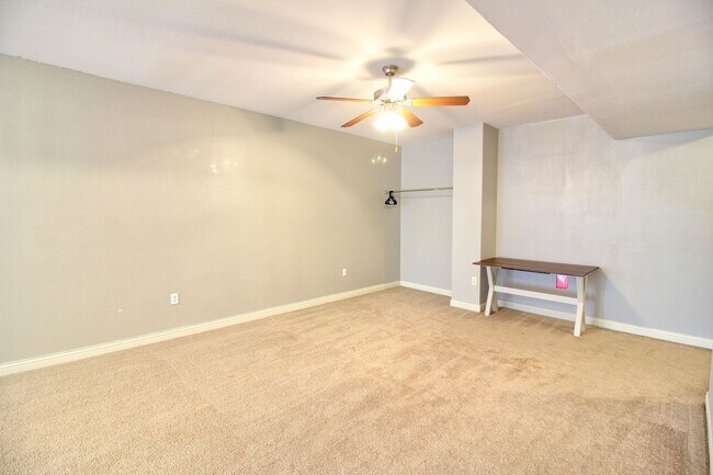 Building Photo - Available 6/16