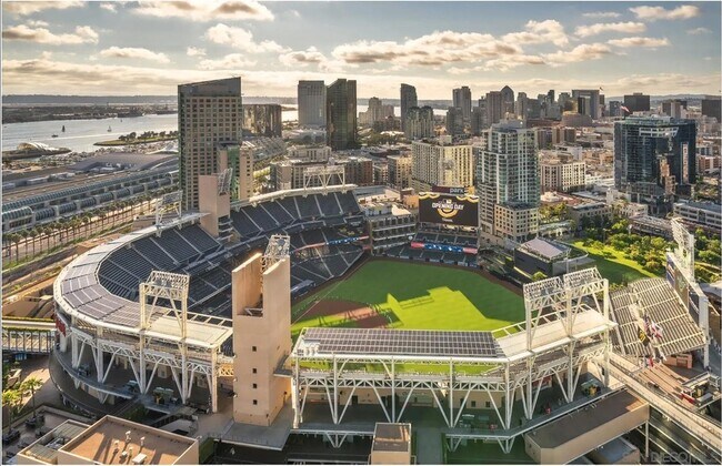 Building Photo - 100 Park Plz