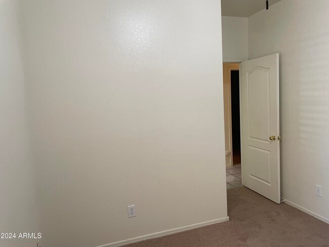 Building Photo - 7322 E Gallego Ln