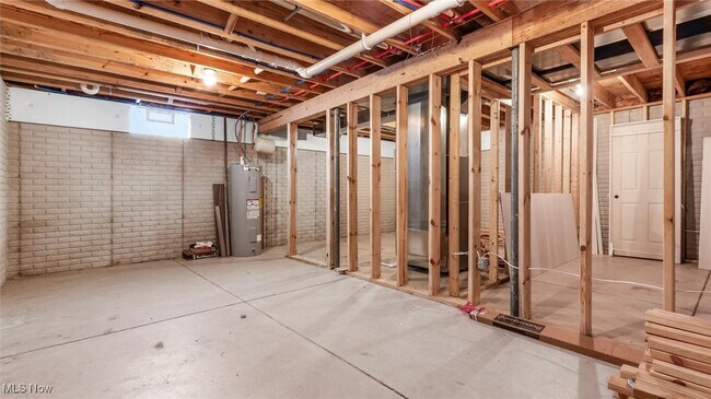 Building Photo - 6965 Chandlersville Rd