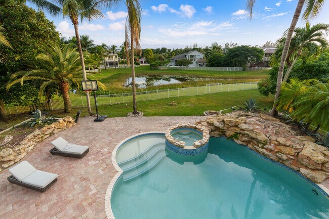 Building Photo - 11352 Regatta Ln