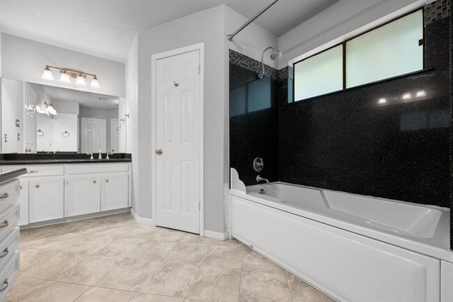 Building Photo - 3303 Sanderling Trail