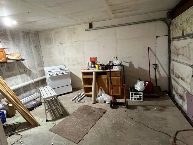 Building Photo - 290 S 368 E