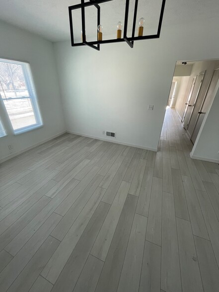 Building Photo - 11915 Ashbury Ave