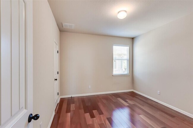 Building Photo - 11300 Cherisse Dr