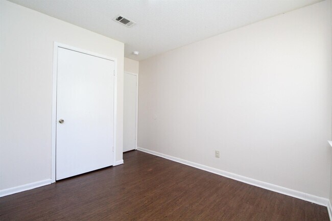 Building Photo - 5209 Char Bar Dr-