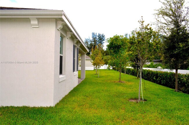 Building Photo - 4524 Catalina Wy