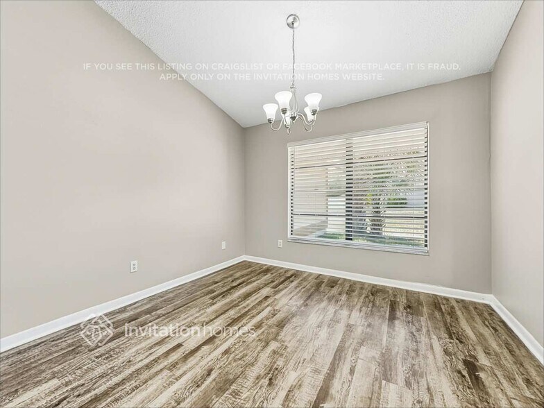 Building Photo - 1502 Carter Oaks Dr