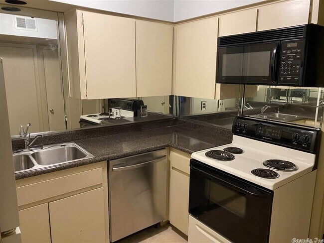 Building Photo - 2221 Wentwood Valley Dr