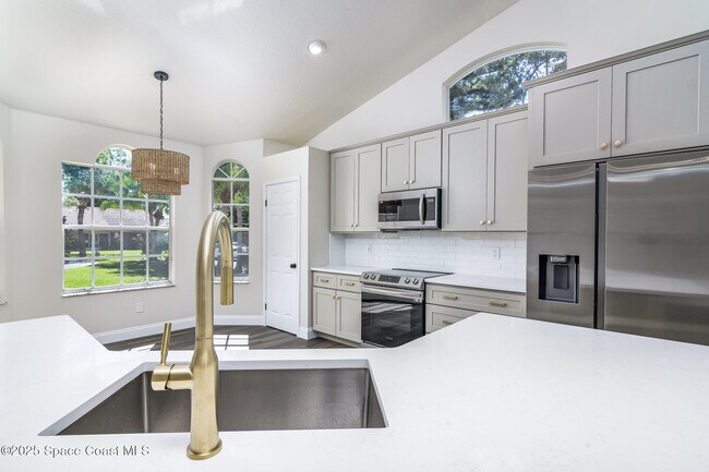 Building Photo - 480 Prestwick Ct