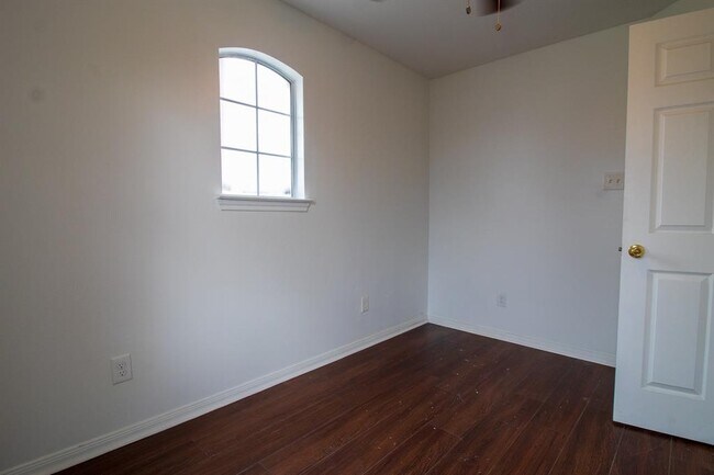 Building Photo - 3615 Legion St