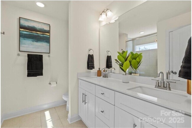 Building Photo - Beautiful 3-Bedroom Townhome in Harrisburg...