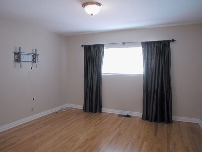 Building Photo - 203 S Stanley Dr