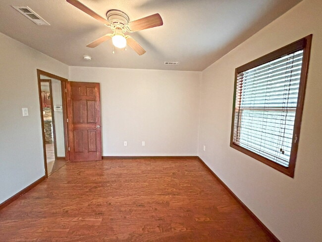 Building Photo - 817 Zachry Dr