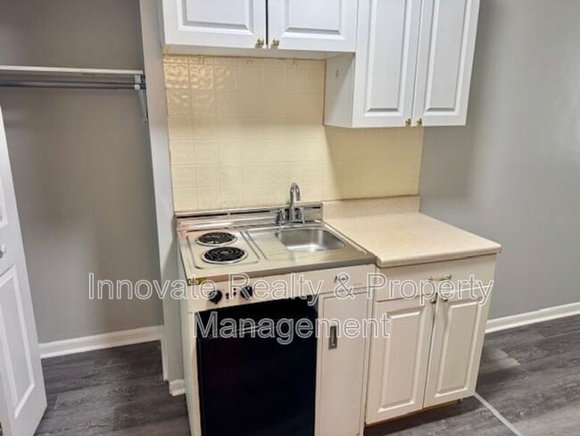 Building Photo - 29 Logan Ave