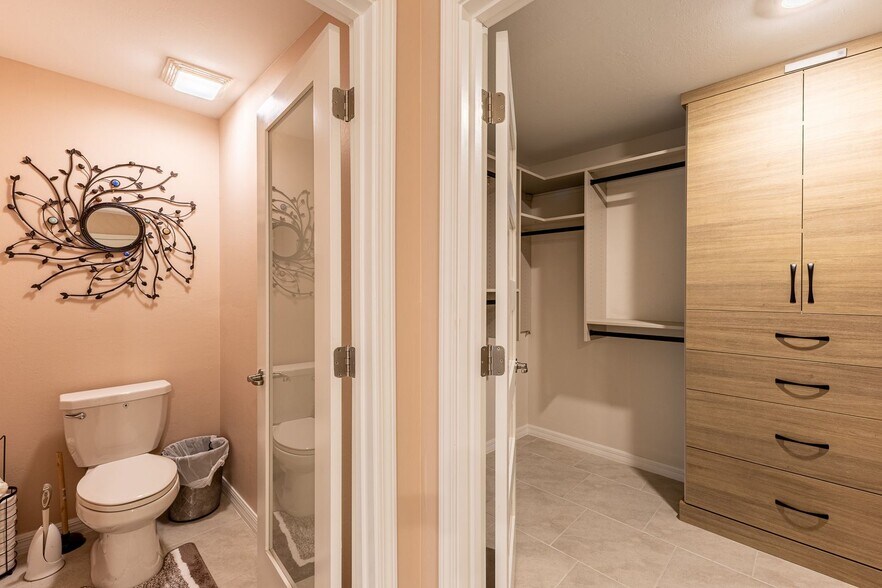 Building Photo - Move-In Ready 4-Bedroom Home with Modern Furnishings in Rotonda West