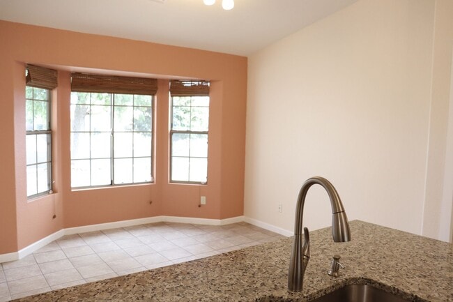 Building Photo - Three bedroom home in Canyon de Flores