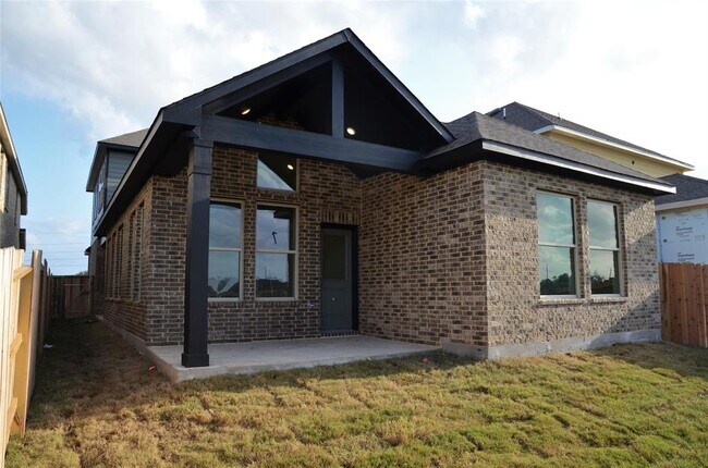Building Photo - 23834 Pullin Market Dr