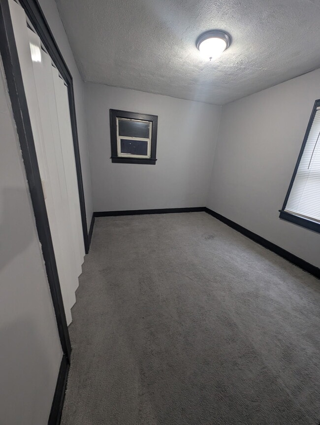 Building Photo - 1417 KNIGHT