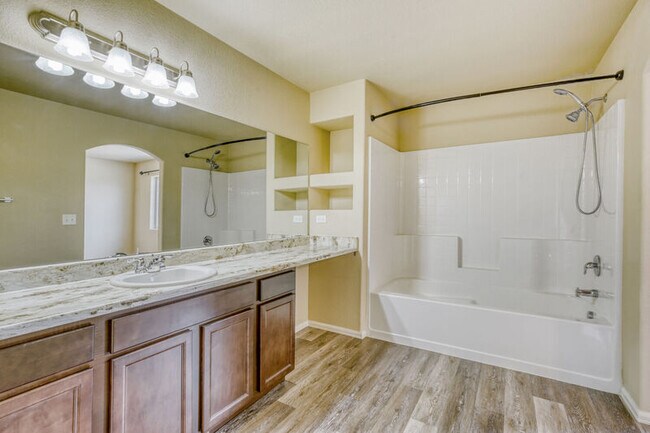 Building Photo - 1829 Final View Aly