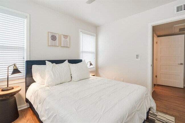 Building Photo - 201 NW 23rd St