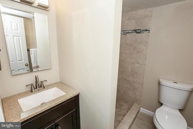 Building Photo - 839 Bowie Rd