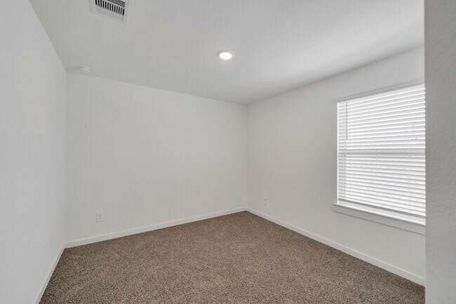 Building Photo - 31855 Hallington Hl Ln