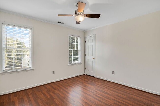 Building Photo - Beautiful 2-Story Home with Florida Room, ...