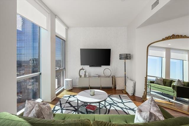 Building Photo - 500 Throckmorton St