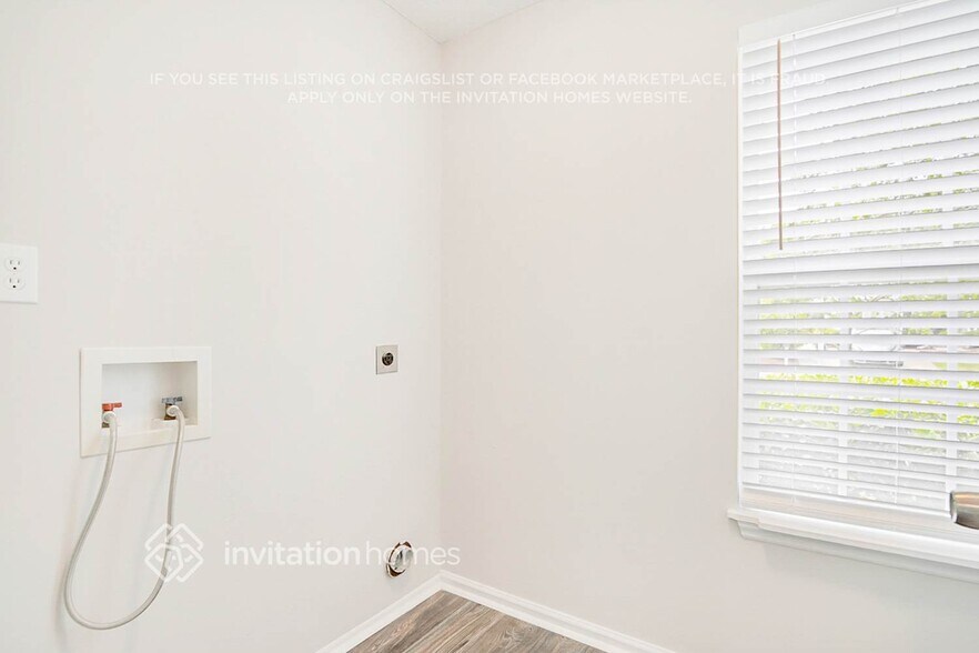 Building Photo - 6317 Saybrooke Dr