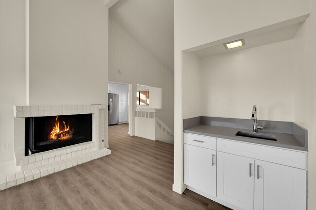 Building Photo - 2579 Caminito Muirfield