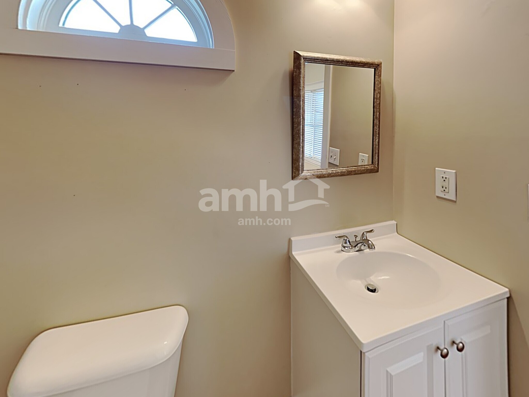 Building Photo - 145 Memory Ln