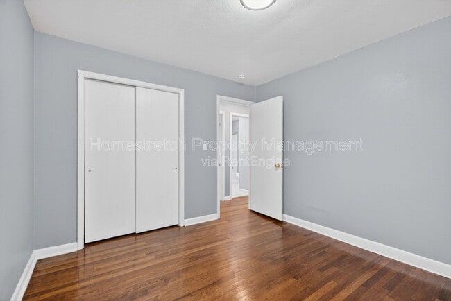 Building Photo - 410 McKinley Ave