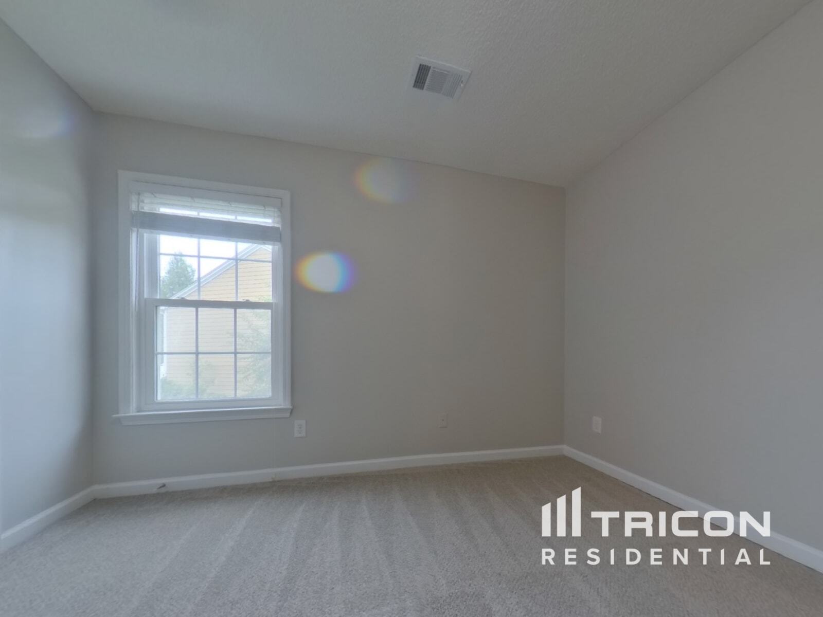 Building Photo - 2021 Maple Ridge Dr NW
