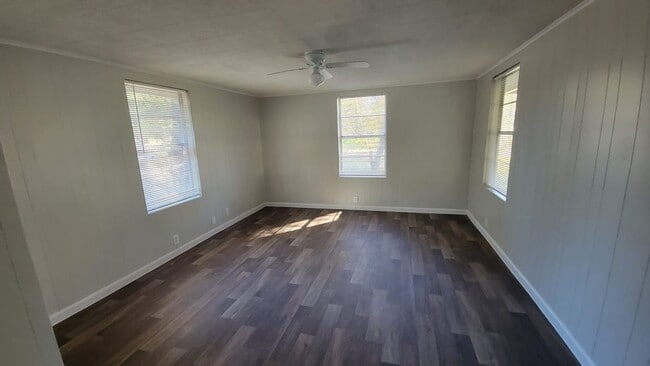 Building Photo - Nice property in Bolivar St, Vidor